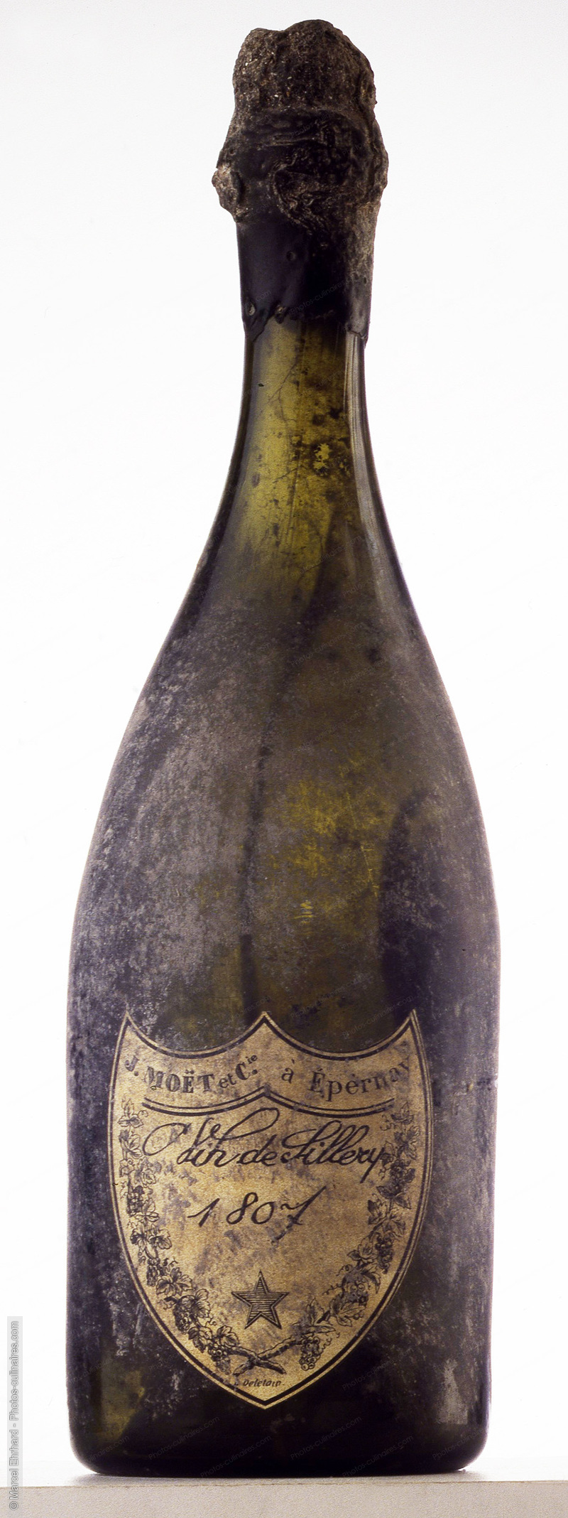 Bouteille de champagne Moët - photo référence BO123.jpg