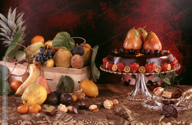 Corbeille de fruits et gâteau au chocolat - photo référence FRU18.jpg