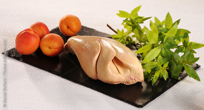 Foie gras cru et abricots - photo référence FG116N.jpg