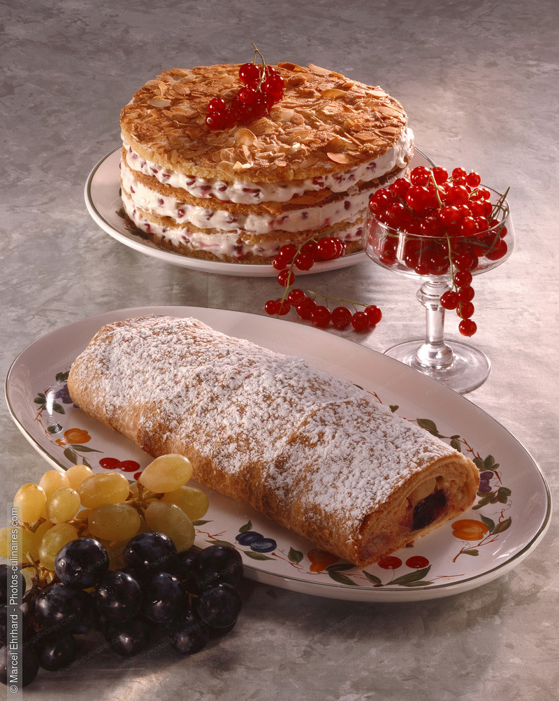 Gâteau aux groseille et strudel aux raisins - photo référence DE10.jpg