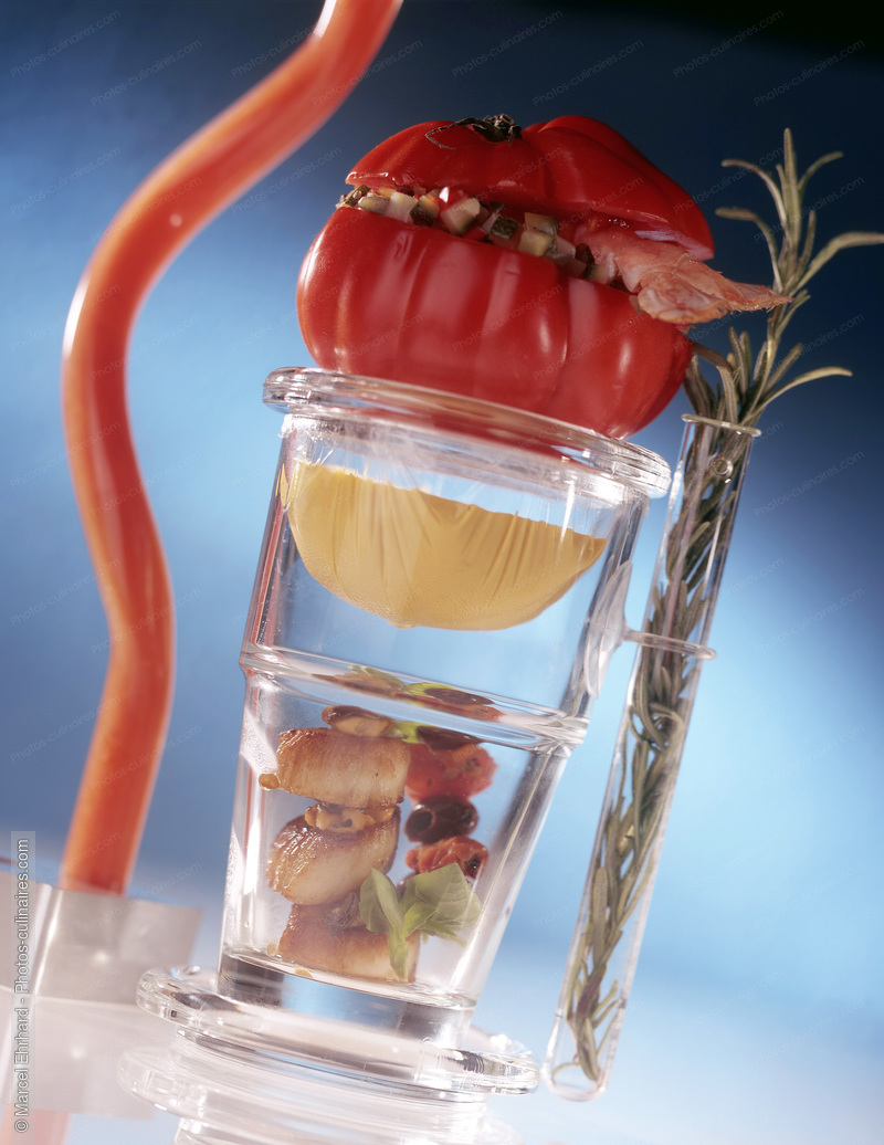 Tomate coeur de boeuf et son gaspatcho, fruits de mer servis en mouclade - photo référence PC115.jpg
