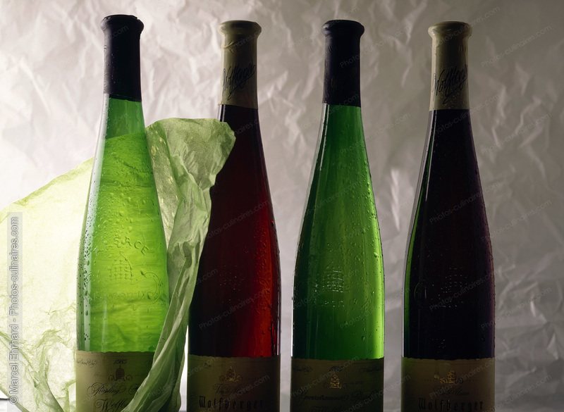 4 bouteilles de vin d'alsace - photo référence BO228.jpg