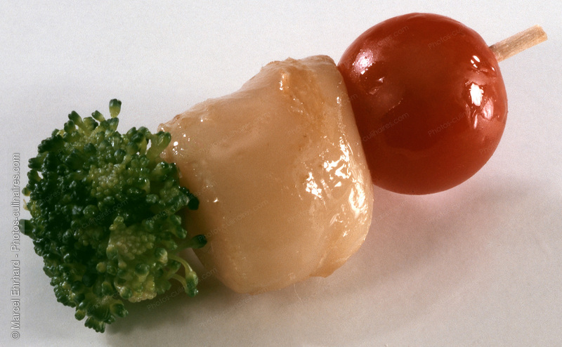 Amuse-bouche en brochette de poisson et l&eacute;gume - photo r&eacute;f&eacute;rence AB15.jpg