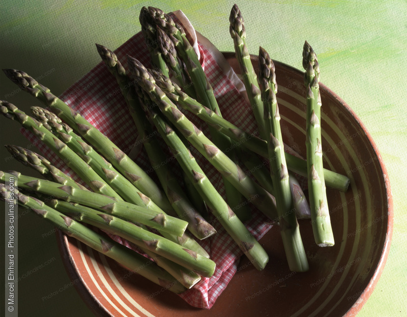 Asperges vertes - photo r&eacute;f&eacute;rence LE608N.jpg