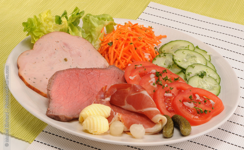 Assiette anglaise - photo r&eacute;f&eacute;rence PC979N.jpg