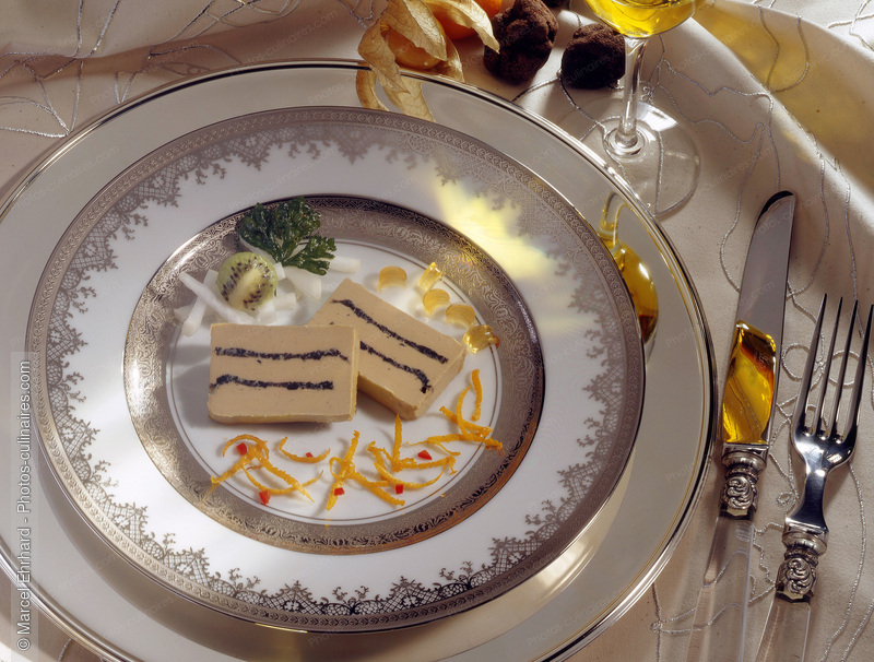 Assiette de foie gras truff&eacute; - photo r&eacute;f&eacute;rence FG83.jpg