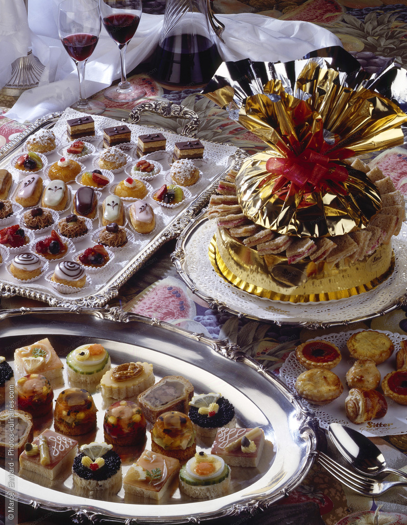Assortiment d'amuses bouche et de mignardises - photo r&eacute;f&eacute;rence DE175.jpg