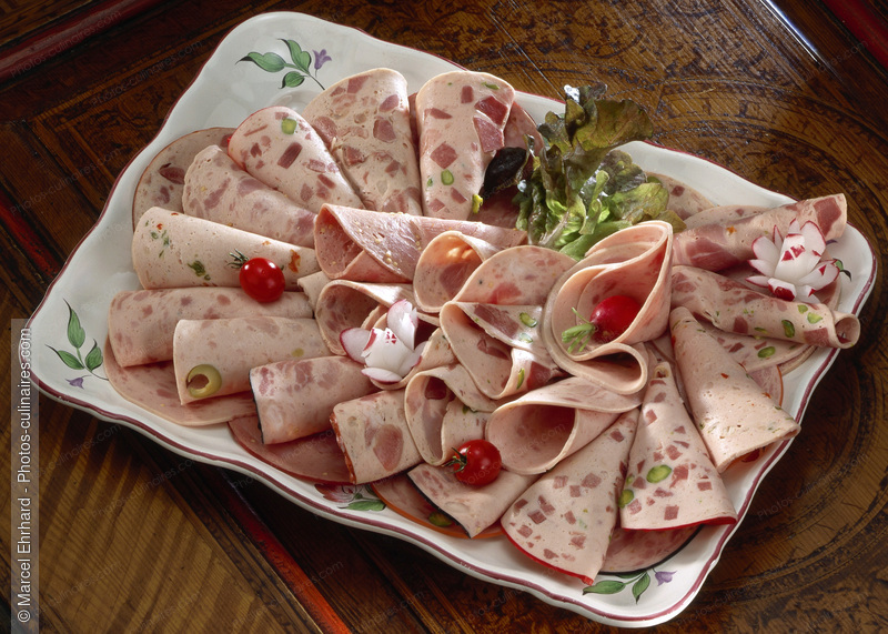 Assortiment de charcuterie alsacienne - photo r&eacute;f&eacute;rence CH265.jpg