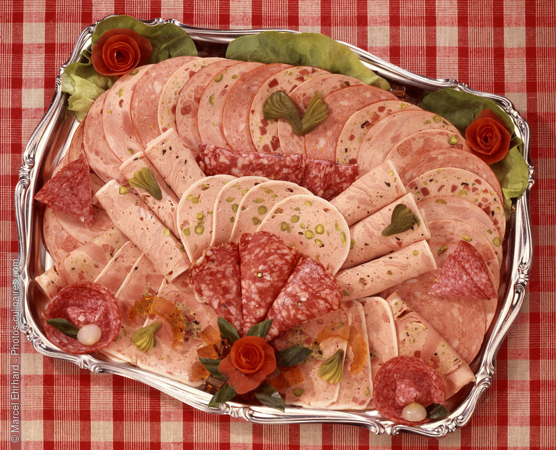 Assortiment de charcuterie alsacienne - photo r&eacute;f&eacute;rence CH32.jpg