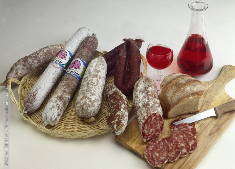 Assortiment de saucissons secs - photo r&eacute;f&eacute;rence CH160.jpg