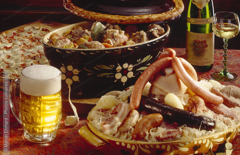 Baeckeoffe, choucroute, tarte flambée, vin et bière d'alsace - photo référence CHO64.jpg