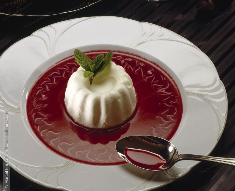Bavarois au kirsch - photo r&eacute;f&eacute;rence DE362.jpg