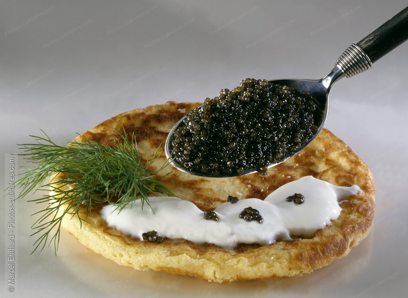 Blinis, cr&egrave;me et caviar - photo r&eacute;f&eacute;rence PO237.jpg
