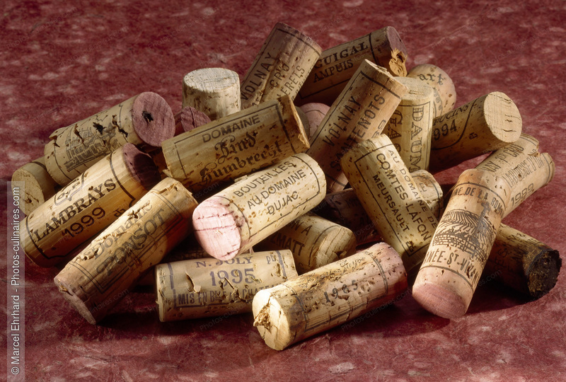 Bouchons de bouteilles de vins - photo r&eacute;f&eacute;rence NM123.jpg