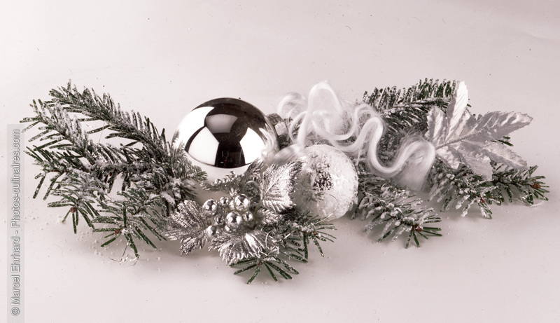 Boule de No&euml;l, - photo r&eacute;f&eacute;rence NM160N.jpg