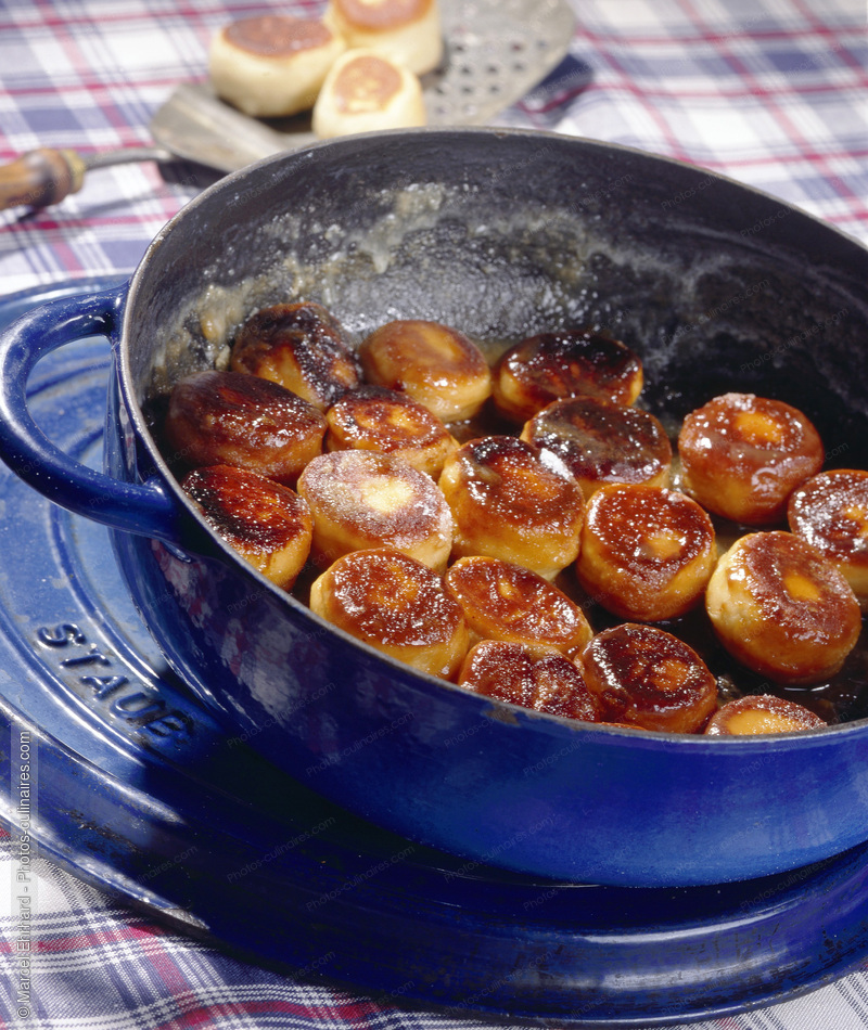 Boules de p&acirc;te lev&eacute;e cuites &agrave; la cocotte - photo r&eacute;f&eacute;rence DE190.jpg
