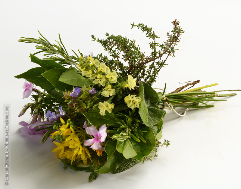 Bouquet fleurs des champs - photo r&eacute;f&eacute;rence LE656N.jpg