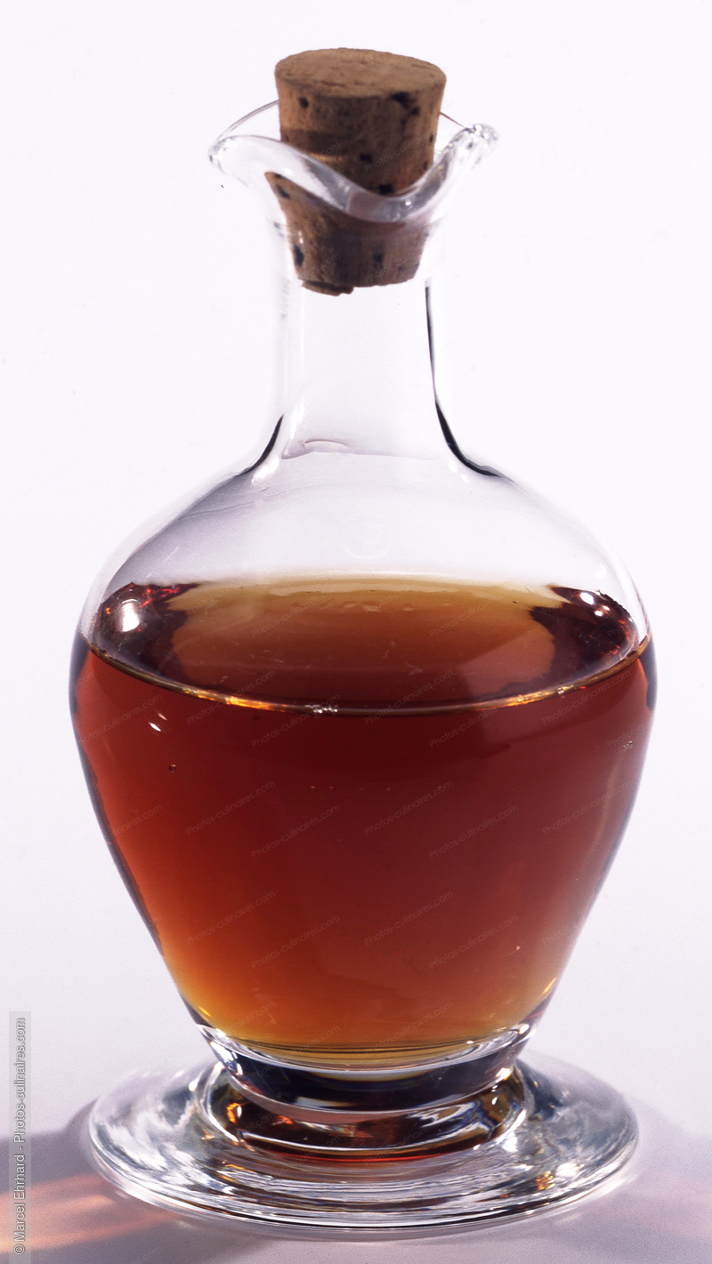 Bouteille de vinaigre - photo r&eacute;f&eacute;rence EP92.jpg