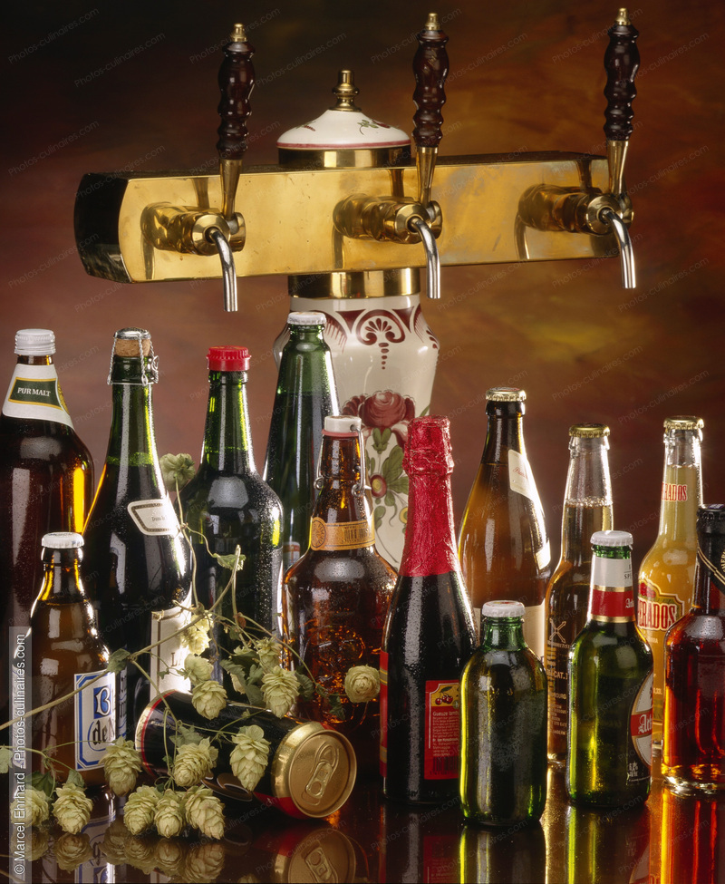 Bouteilles de bi&egrave;re - photo r&eacute;f&eacute;rence BO251.jpg