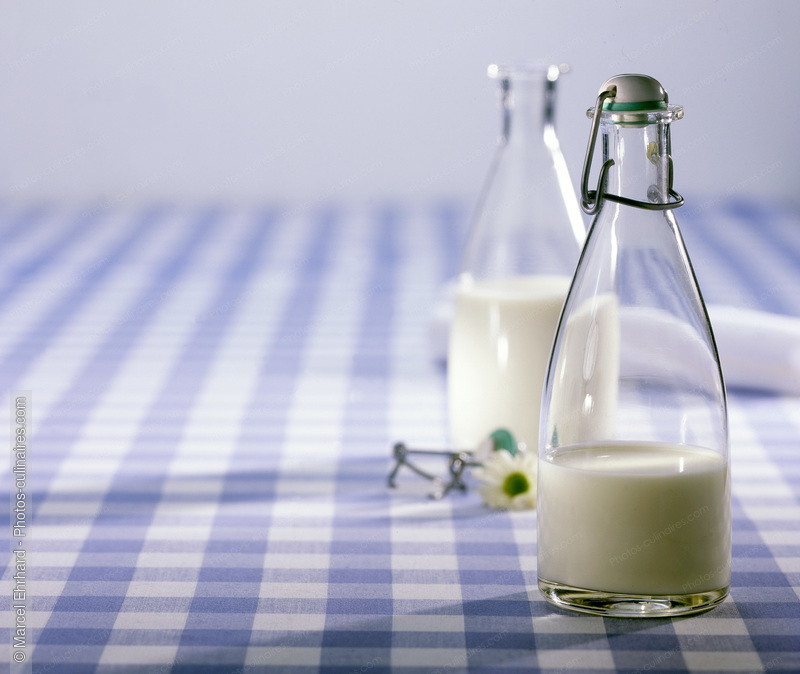 Bouteilles de lait - photo référence FR98.jpg