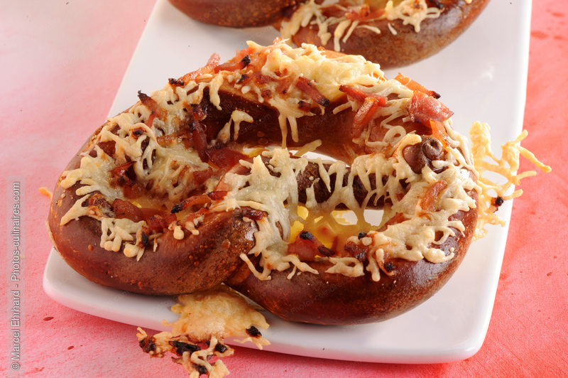 Bretzel garni - photo r&eacute;f&eacute;rence KP106N.jpg