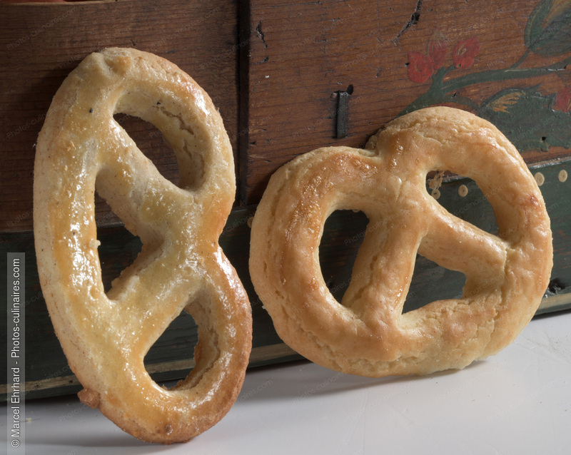 Bretzels en p&acirc;te sucr&eacute;e - photo r&eacute;f&eacute;rence KP213N.jpg