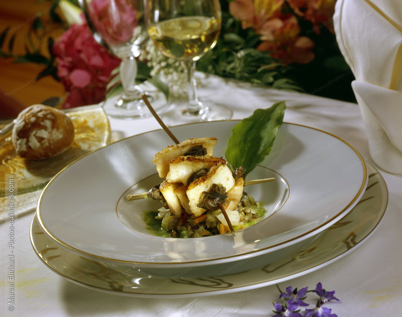 brochette de poissons et d'escargots - photo r&eacute;f&eacute;rence PO175.jpg