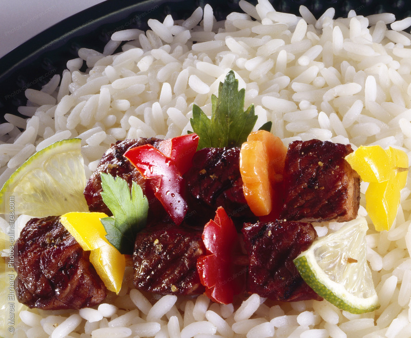 Brochettes de viande et de l&eacute;gume - photo r&eacute;f&eacute;rence PC950.jpg