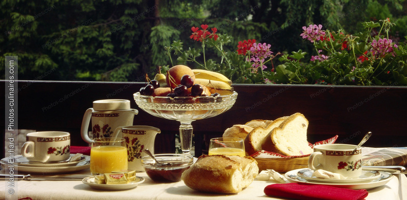 Buffet petit d&eacute;jeuner - photo r&eacute;f&eacute;rence BO129.jpg