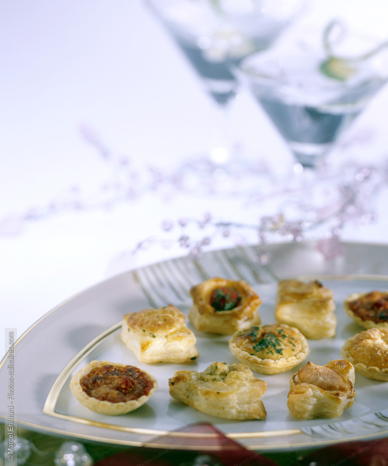 Canap&eacute;s et verres d'ap&eacute;ritif - photo r&eacute;f&eacute;rence AB45.jpg