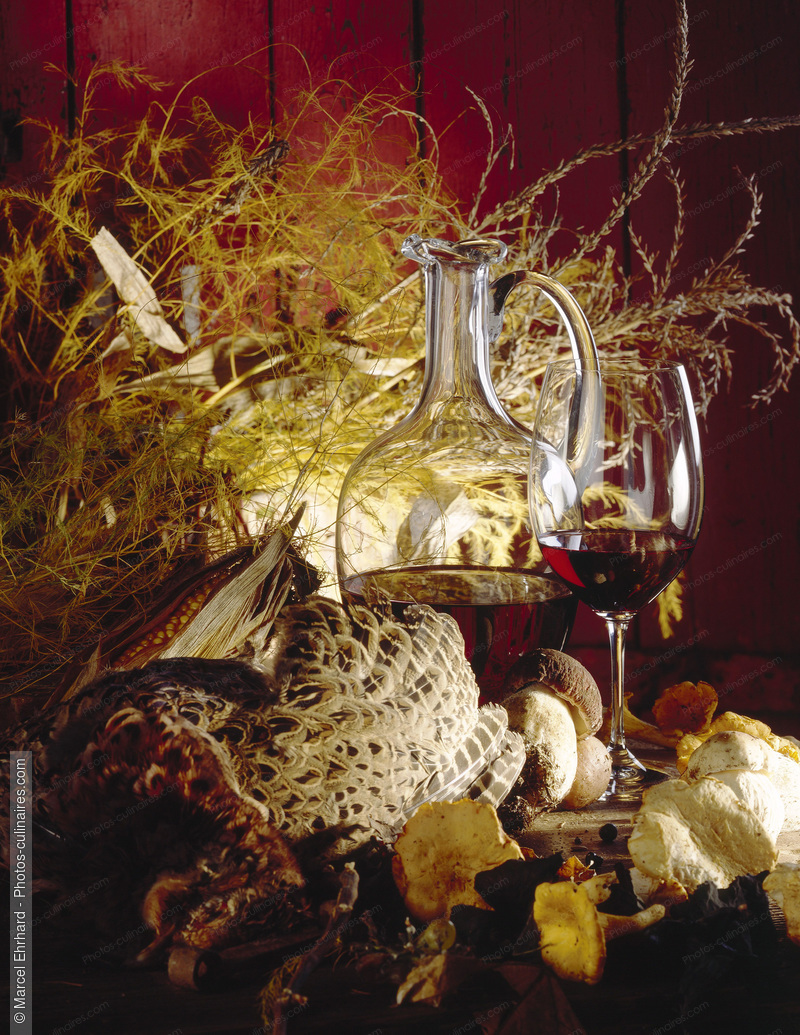 Carafe de vin rouge et  faisan - photo référence BO99.jpg
