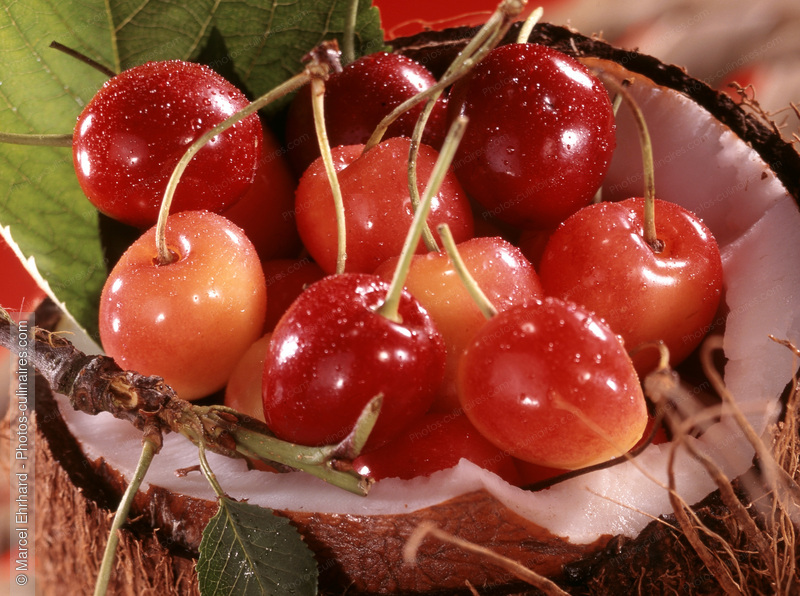 Cerise et noix de coco - photo r&eacute;f&eacute;rence FRU24.jpg