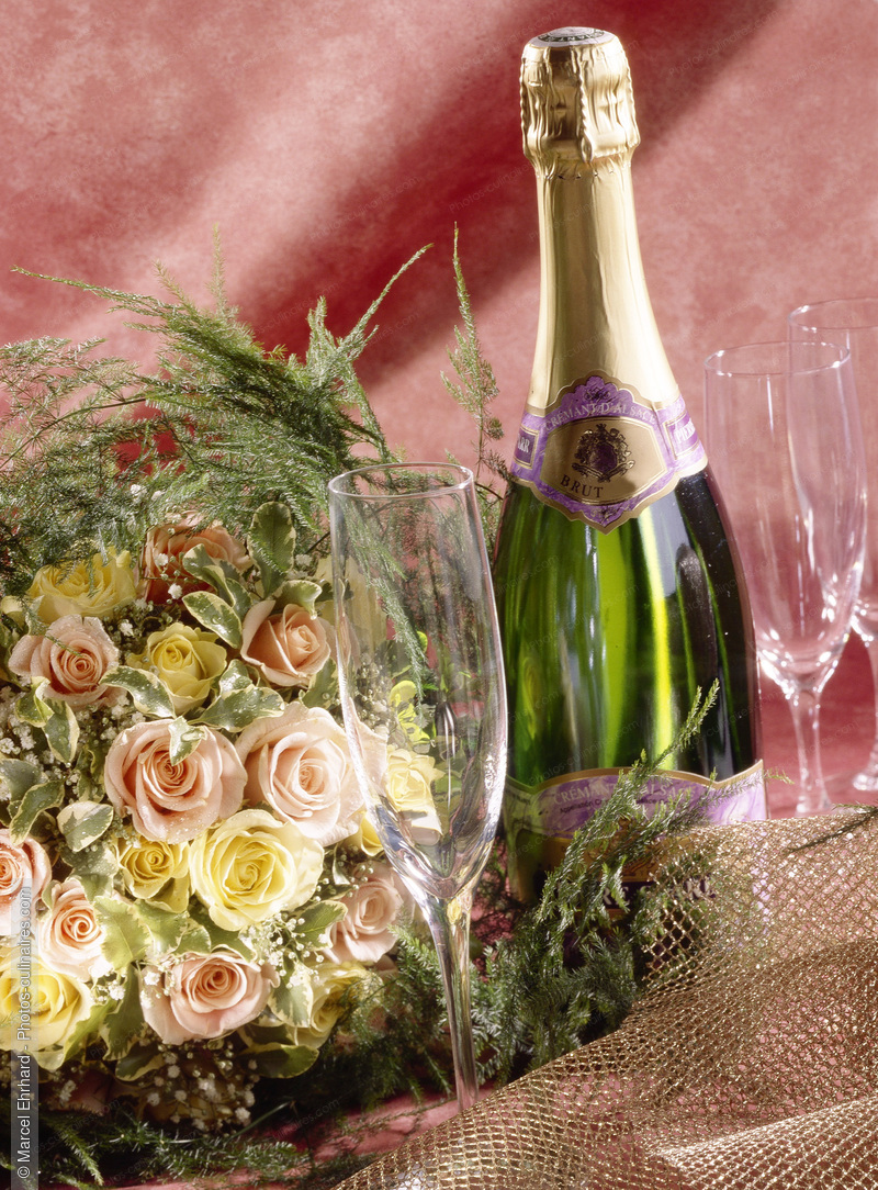 Champagne , fl&ucirc;tes et fleurs - photo r&eacute;f&eacute;rence BO280.jpg