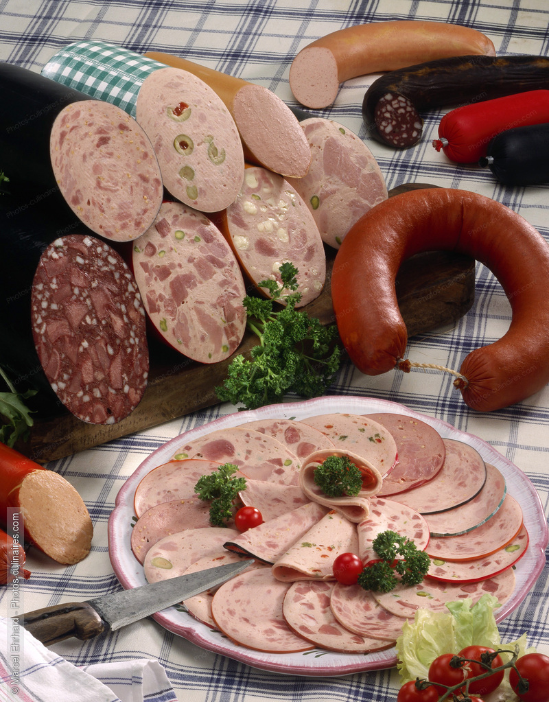 Charcuterie alsacienne - photo r&eacute;f&eacute;rence CH268.jpg