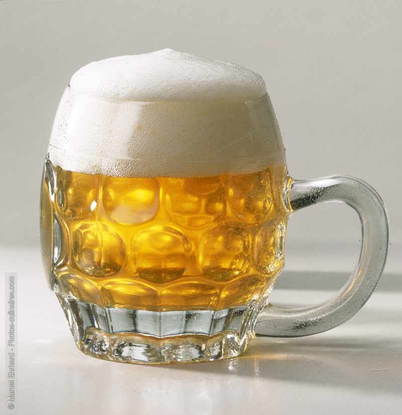 Chope de bi&egrave;re blonde - photo r&eacute;f&eacute;rence BO260.jpg