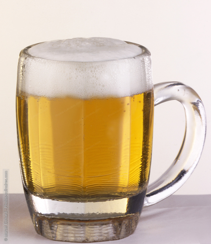 Chope de bi&egrave;re blonde - photo r&eacute;f&eacute;rence BO276.jpg
