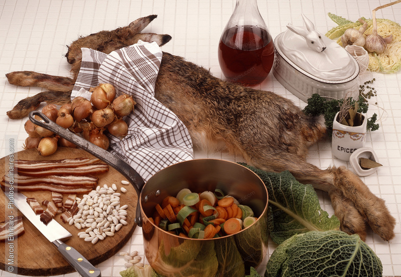 Civet de li&egrave;vre en pr&eacute;paration - photo r&eacute;f&eacute;rence PC139.jpg
