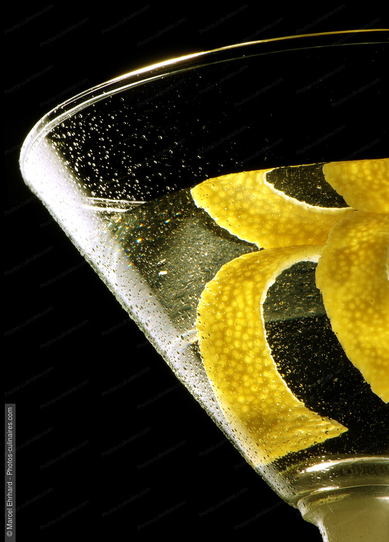 Cocktail avec zeste de citron - photo référence BO191N.jpg