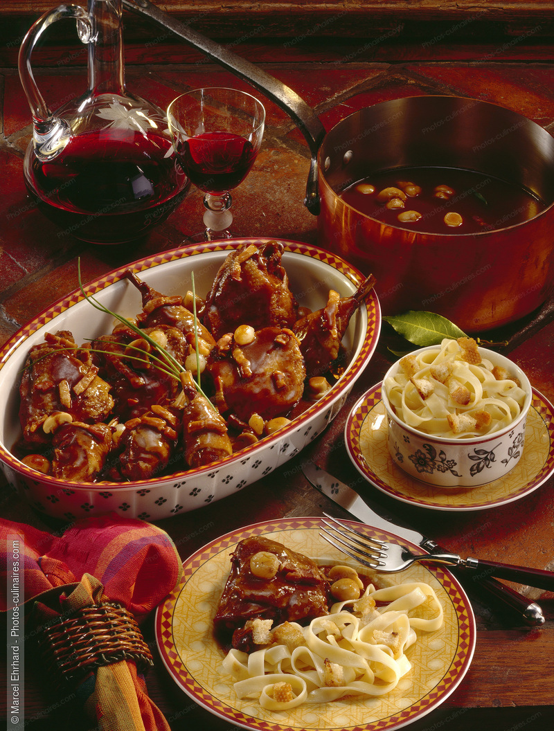 Coq au vin rouge - photo r&eacute;f&eacute;rence PC405.jpg