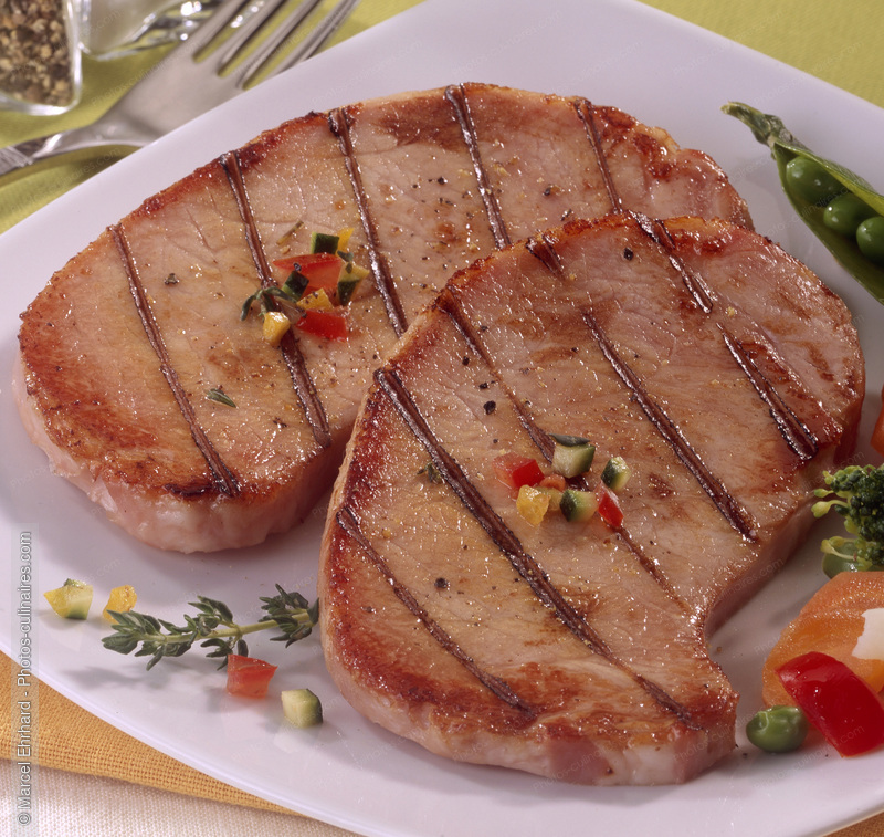 C&ocirc;tes de veau grill&eacute;s - photo r&eacute;f&eacute;rence PC550.jpg