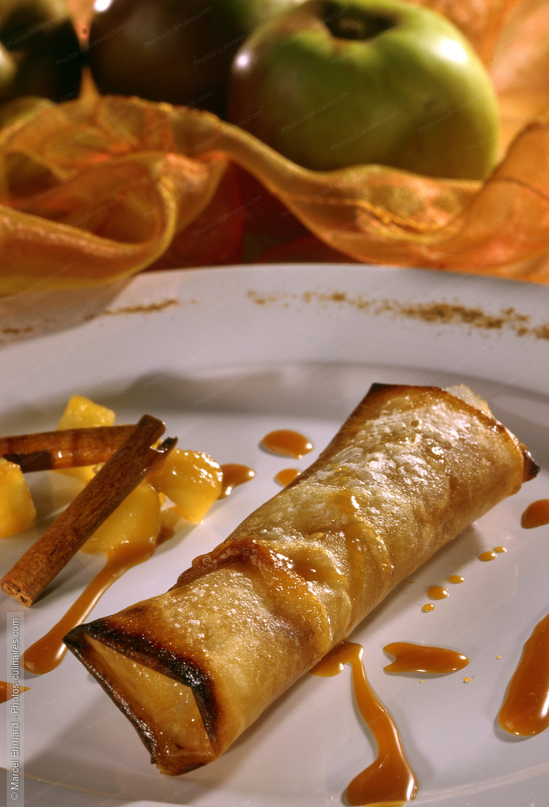 Cr&ecirc;pe farcie aux pommes - photo r&eacute;f&eacute;rence DE233.jpg