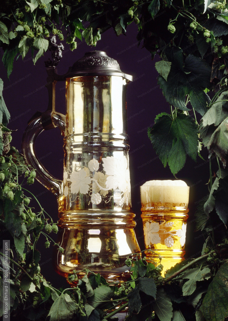 Cruche et verre &agrave; bi&egrave;re - photo r&eacute;f&eacute;rence BO237.jpg