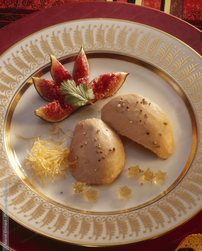 Cuill&egrave;res de foie gras sur assiette - photo r&eacute;f&eacute;rence FG88.jpg