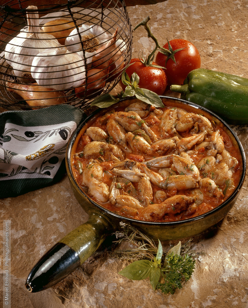 Cuisses de grenouille &agrave; la provencale - photo r&eacute;f&eacute;rence PC18.jpg