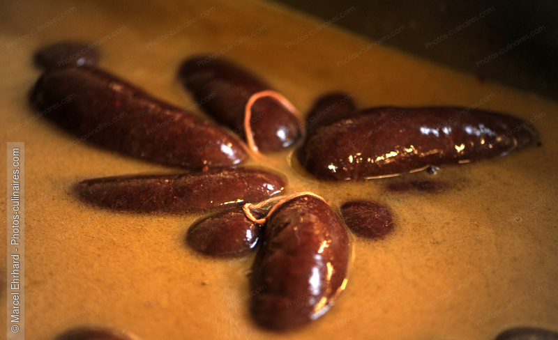 Cuisson du boudin noir - photo r&eacute;f&eacute;rence CH207N.jpg