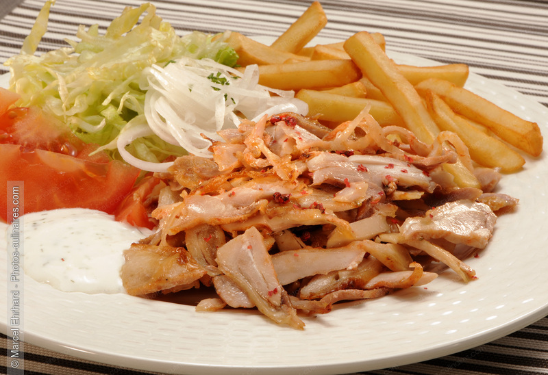Doner kebab sur assiette - photo r&eacute;f&eacute;rence PC995N.jpg
