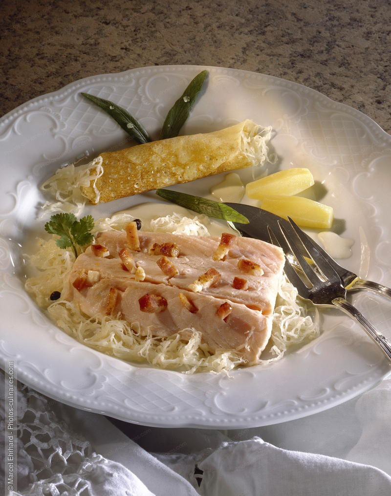 Dos de saumon piqu&eacute; aux lardons - photo r&eacute;f&eacute;rence PO621.jpg