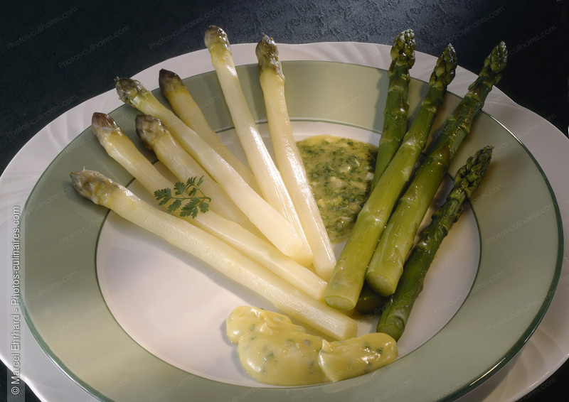 Duo d'asperge au deux sauces - photo r&eacute;f&eacute;rence AS13.jpg