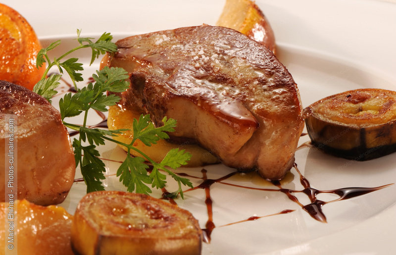 Escalope de foie gras po&ecirc;l&eacute; - photo r&eacute;f&eacute;rence FG95N.jpg