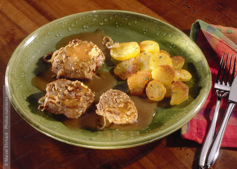 Escalopine de veau en sauce - photo r&eacute;f&eacute;rence PC1082.jpg